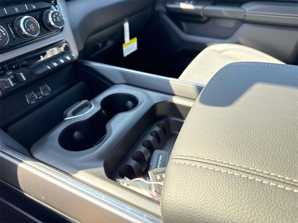 New 2026 RAM 1500 4x4 Crew Cab image 23