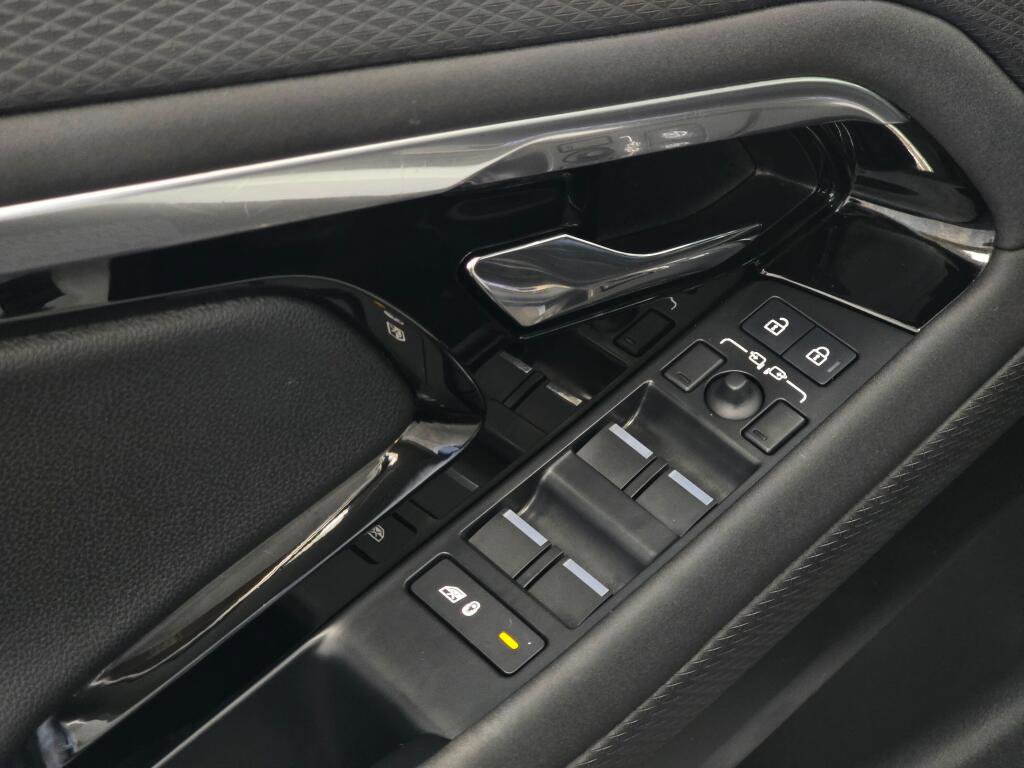 Used 2023 Land Rover Range Rover Evoque S image 34