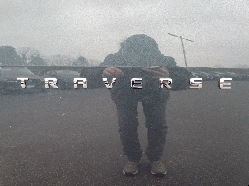 Used 2021 Chevrolet Traverse LT image 10