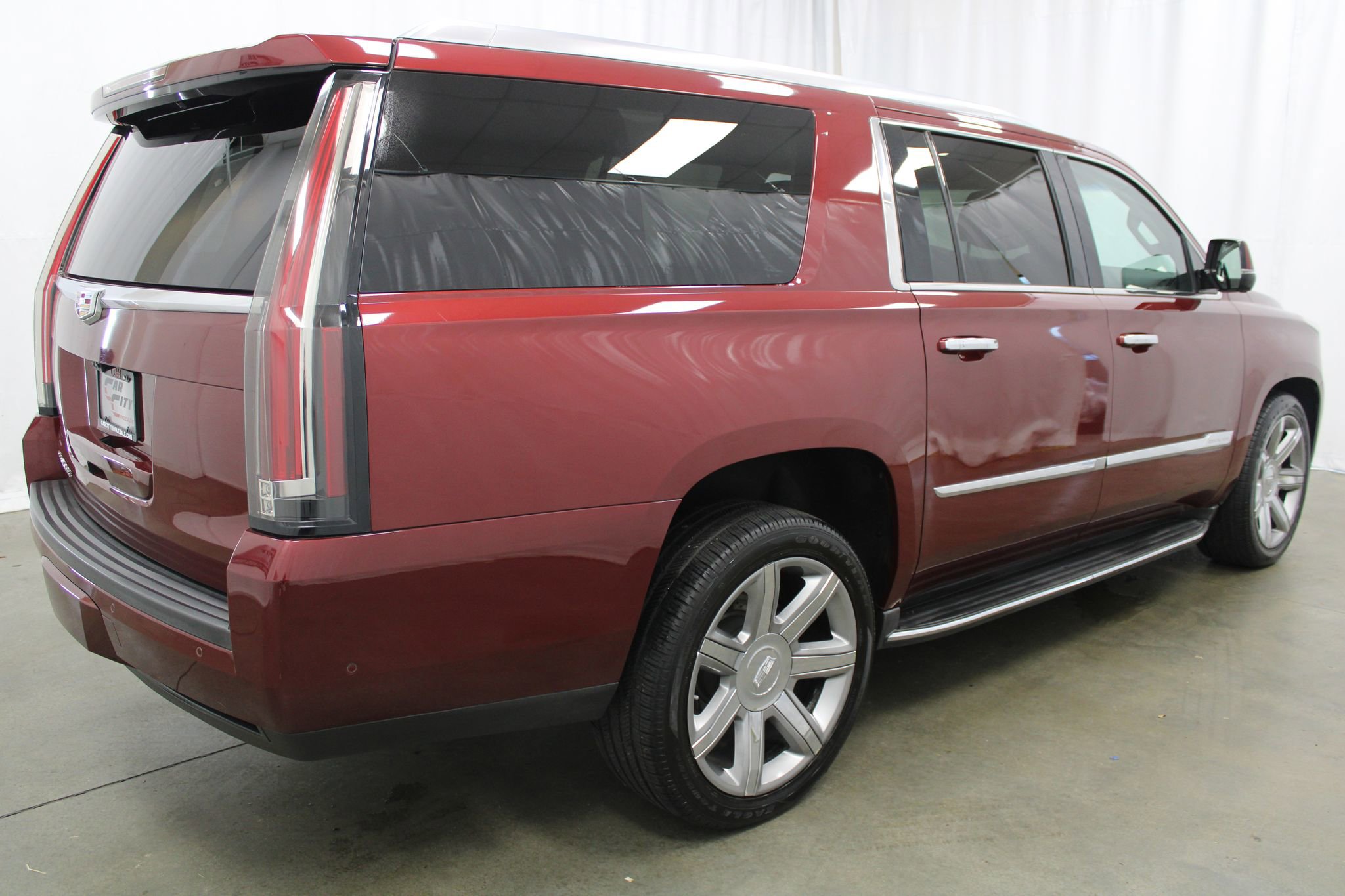 Used 2017 Cadillac Escalade ESV Luxury image 5