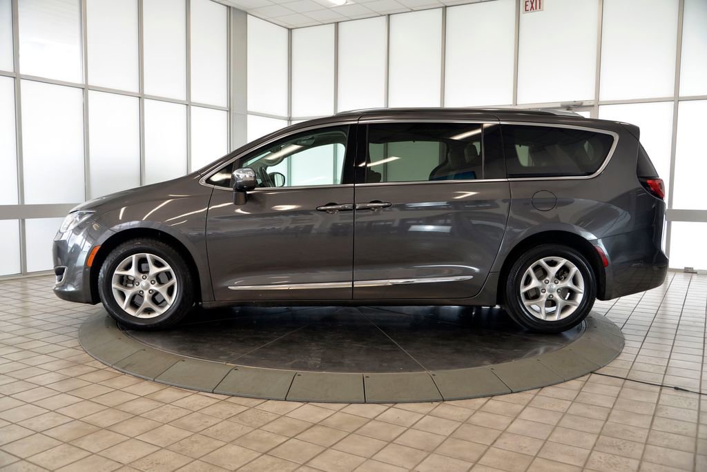 Used 2019 Chrysler Pacifica Limited w/ Advanced Safetytec Group image 5