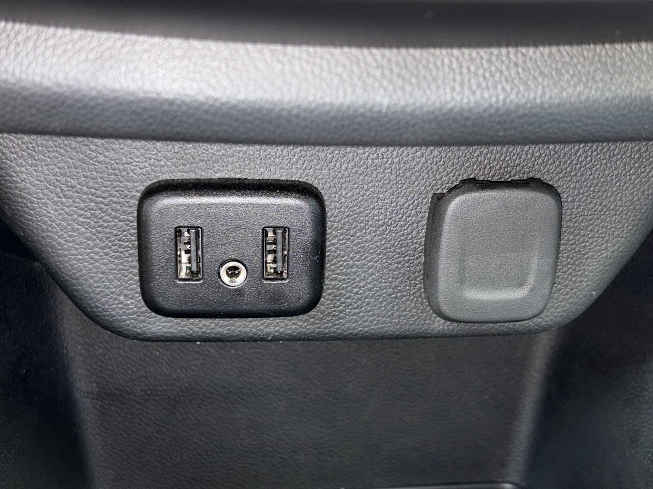 Used 2023 Chevrolet Traverse LT w/ LPO, Floor Liner Package AWD/4WD image 6