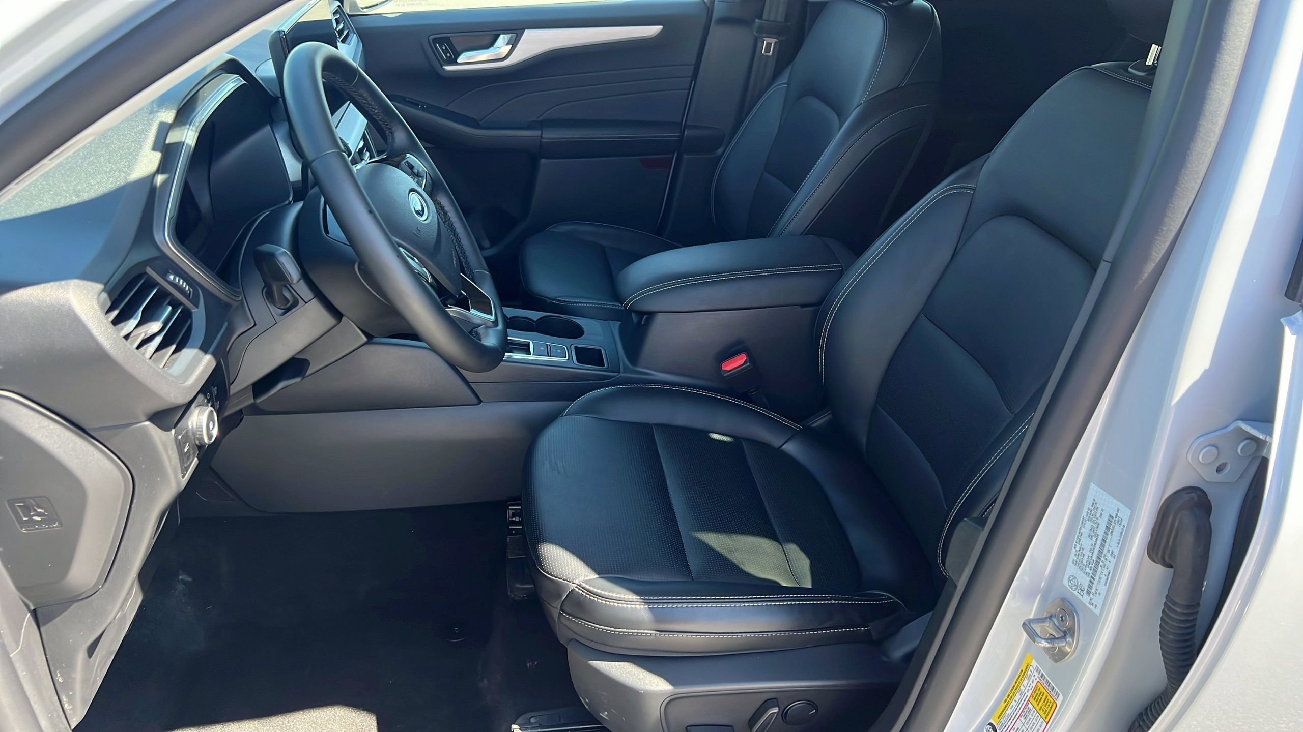 Used 2025 Ford Escape Platinum AWD/4WD image 10