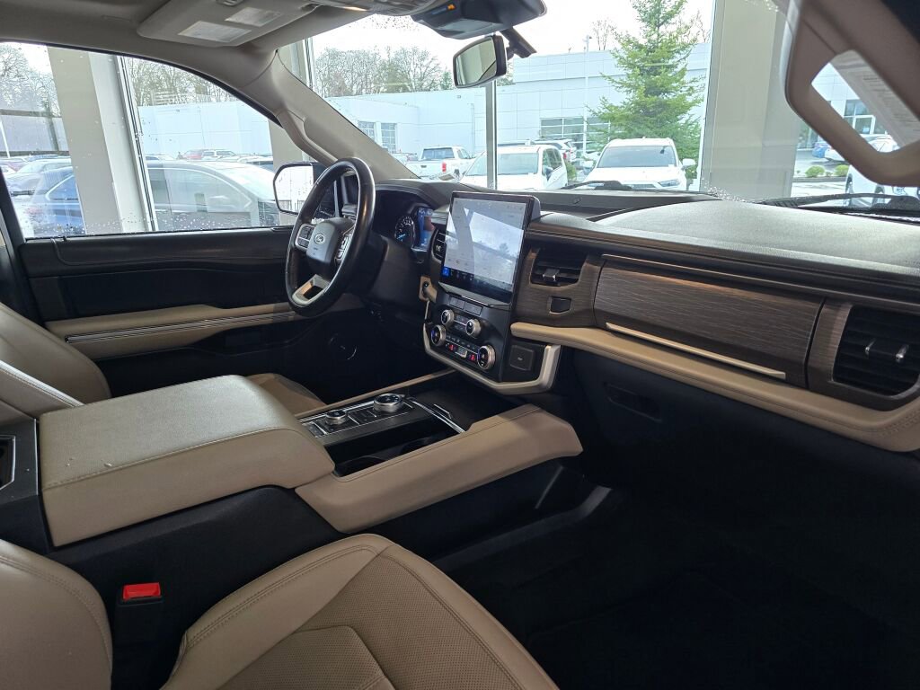 Used 2024 Ford Expedition Limited image 46