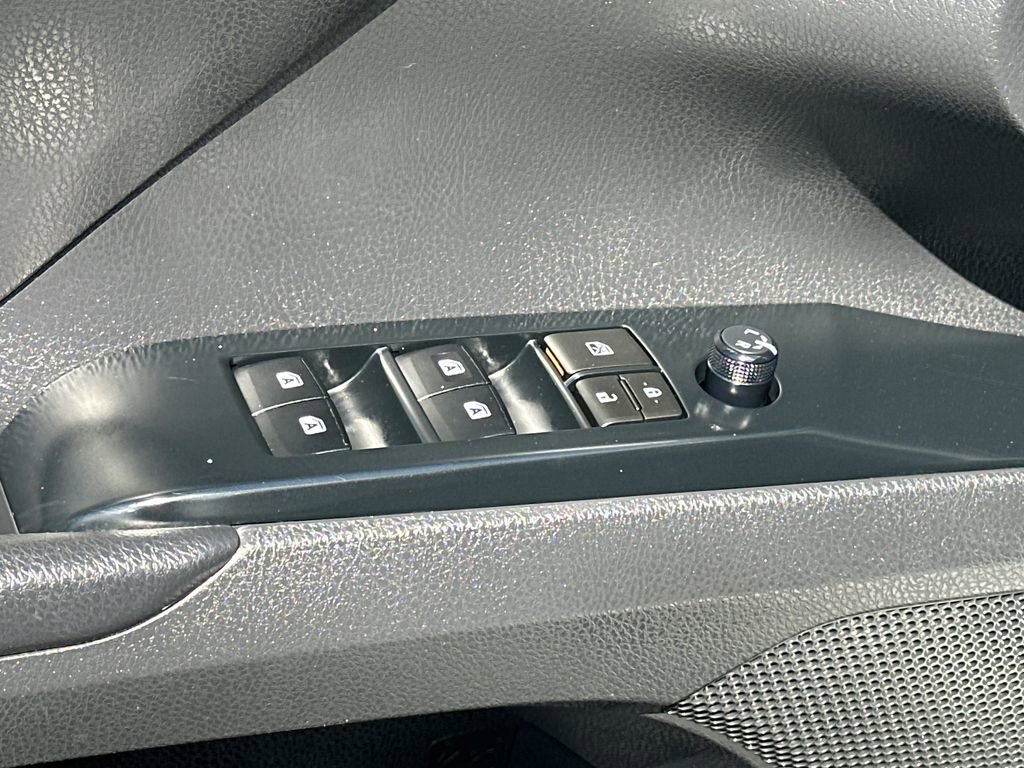 Used 2018 Toyota Camry LE w/ Audio Package FWD image 15