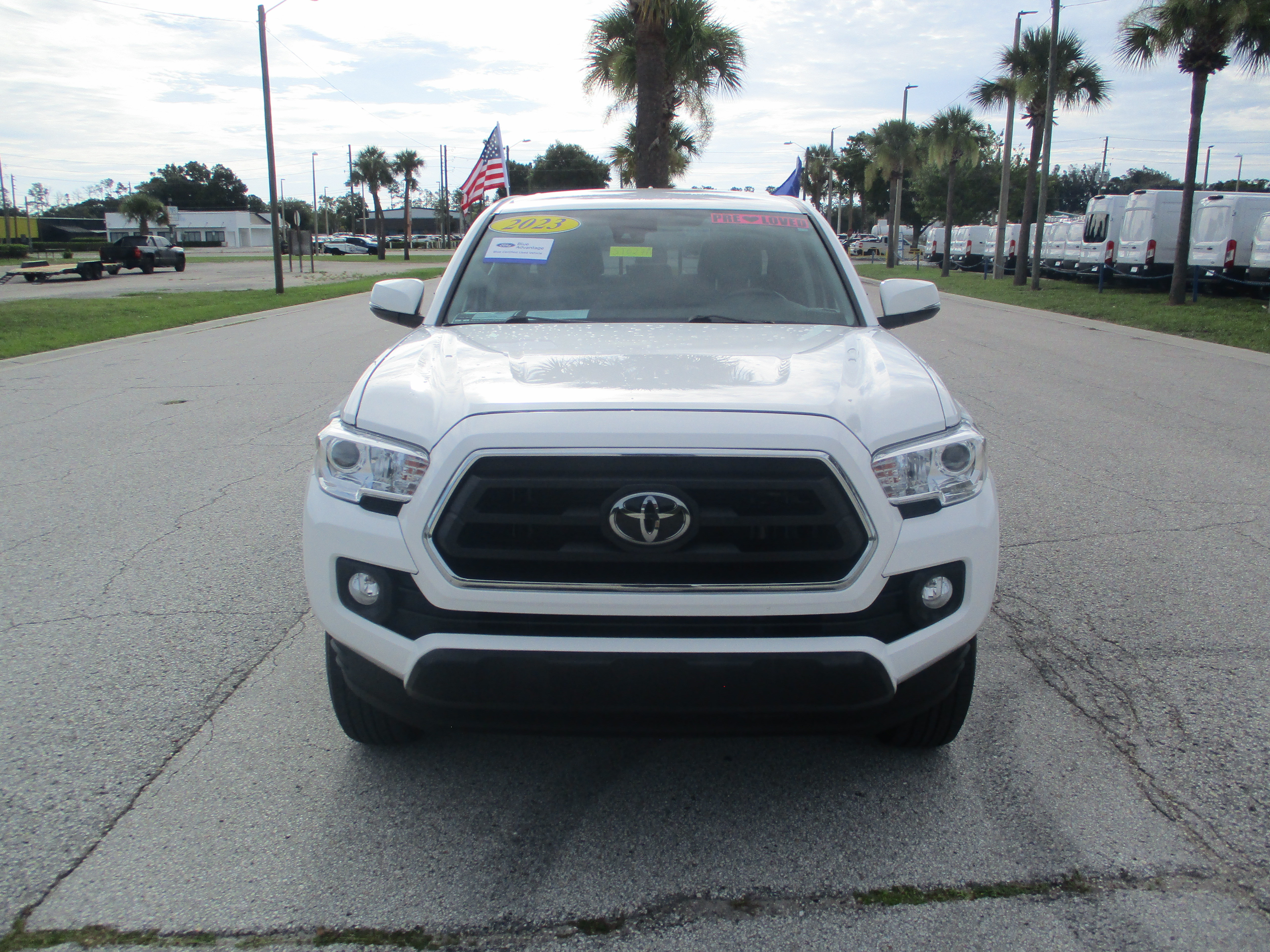 Used 2023 Toyota Tacoma SR5 w/ Technology Package AWD/4WD image 2