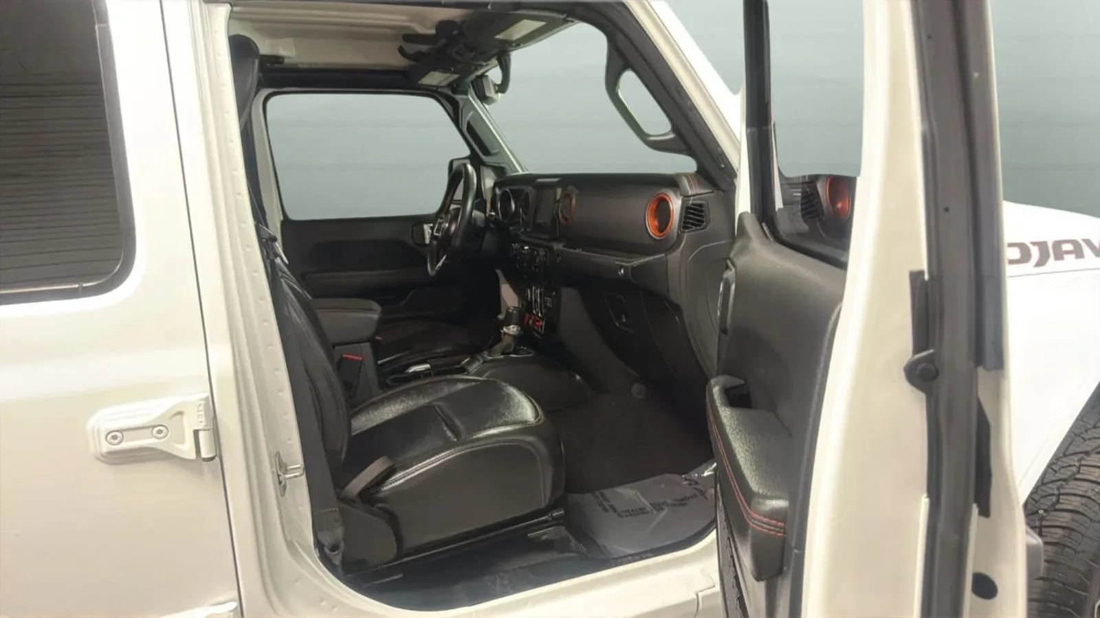 Used 2022 Jeep Gladiator Mojave w/ Safety Group AWD/4WD image 22