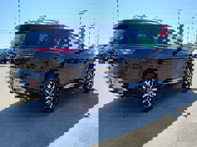 Used 2025 Nissan Pathfinder Platinum w/ Cargo Package image 10