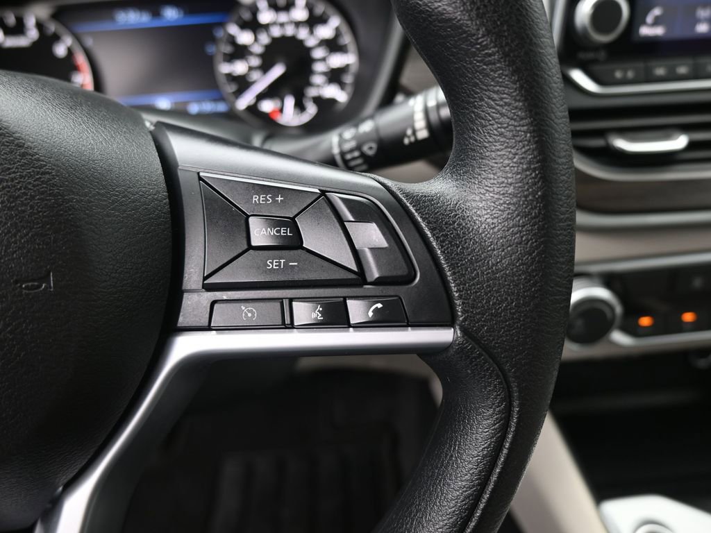 Used 2025 Nissan Altima 2.5 SV image 28