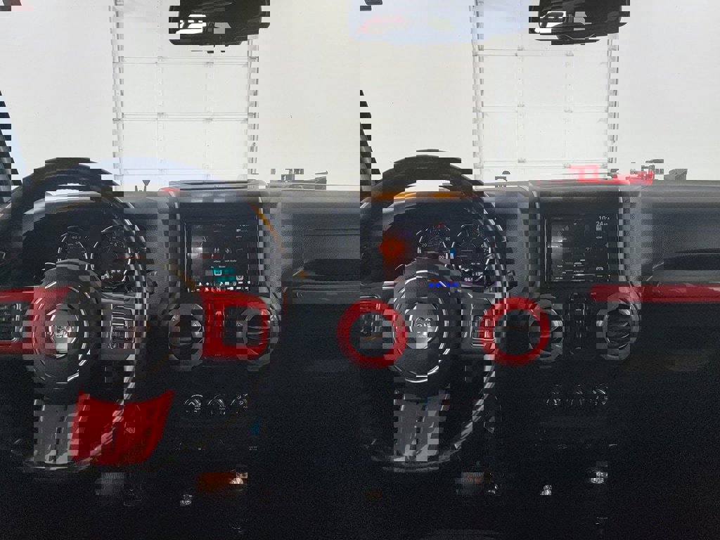 Used 2018 Jeep Wrangler Unlimited Rubicon w/ Connectivity Group image 19