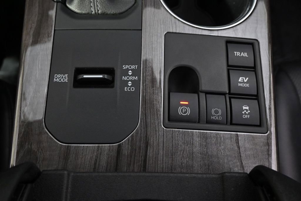 Used 2023 Toyota Highlander Platinum image 33
