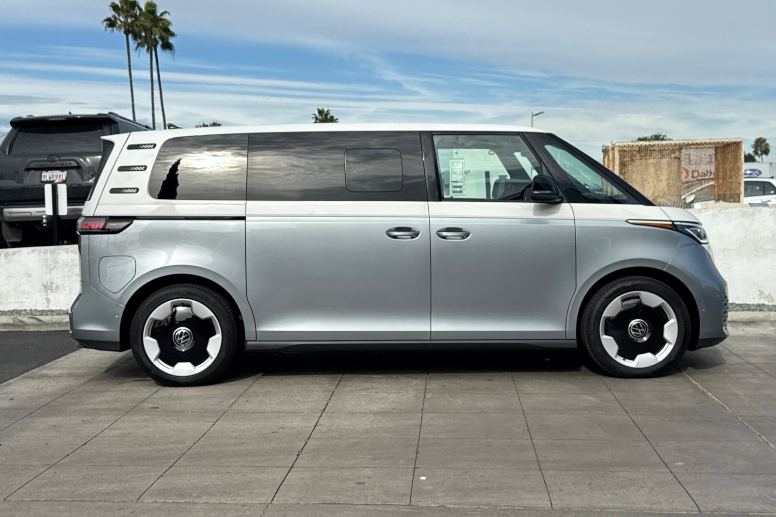 New 2025 Volkswagen ID. Buzz Pro S Plus image 4