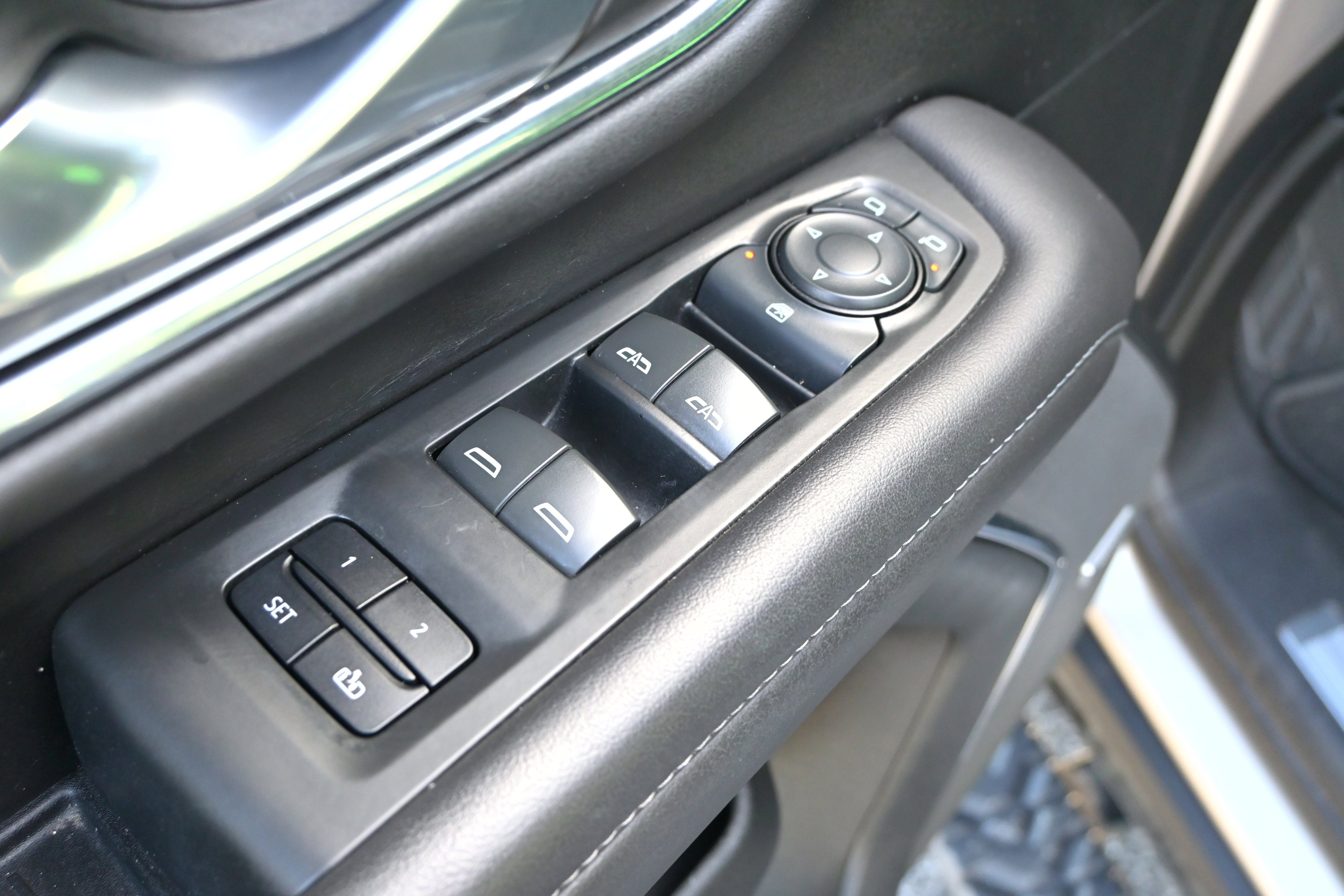 Used 2022 Chevrolet Suburban Z71 image 26