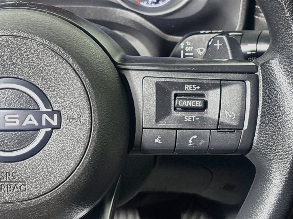 Used 2024 Nissan Rogue S FWD image 17