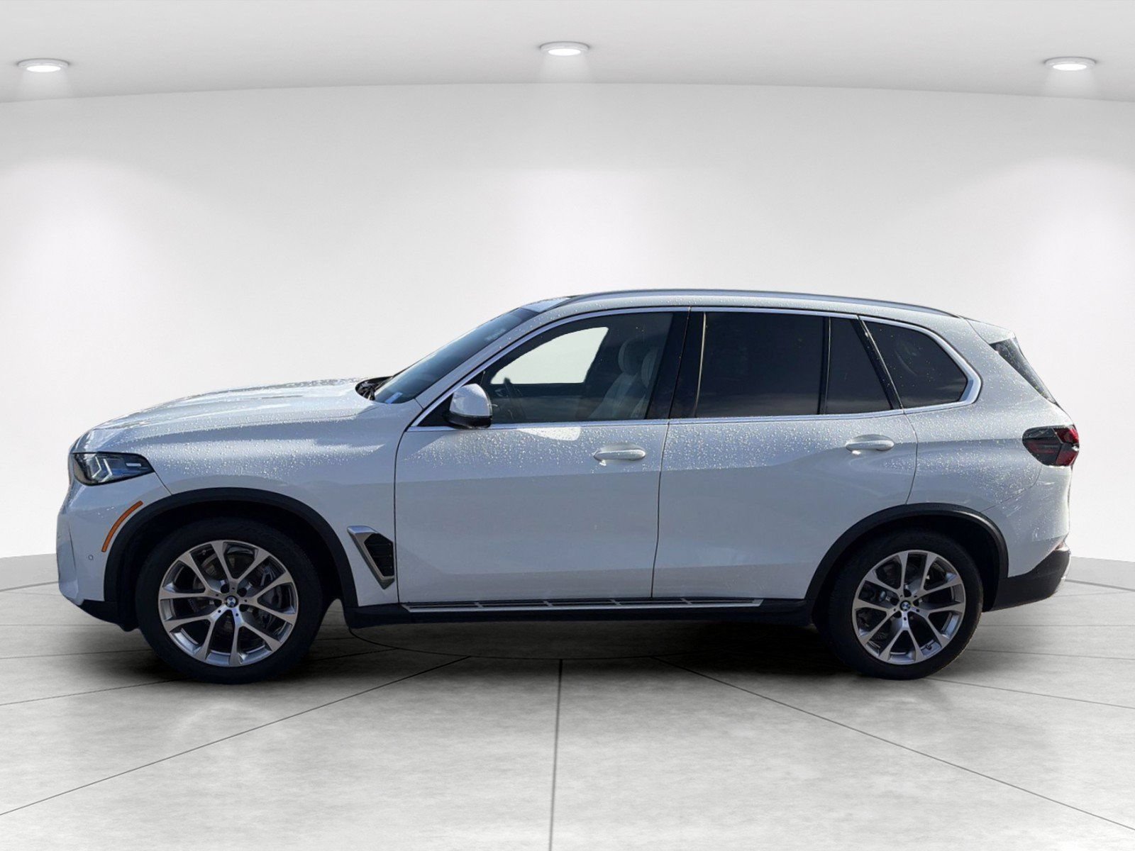 Used 2024 BMW X5 xDrive40i w/ Premium Package AWD/4WD image 7