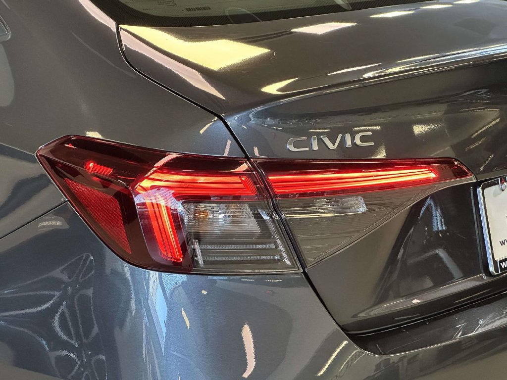 Used 2025 Honda Civic Sport image 12