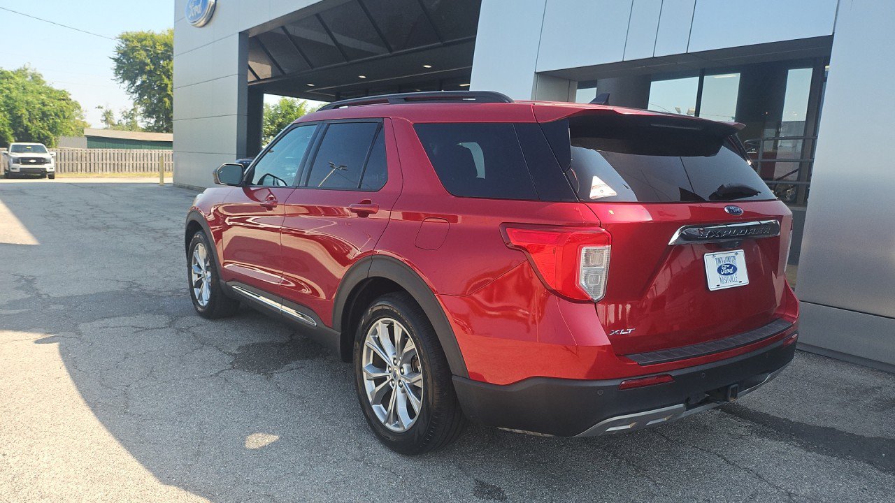 Used 2021 Ford Explorer XLT w/ Equipment Group 202A RWD image 3