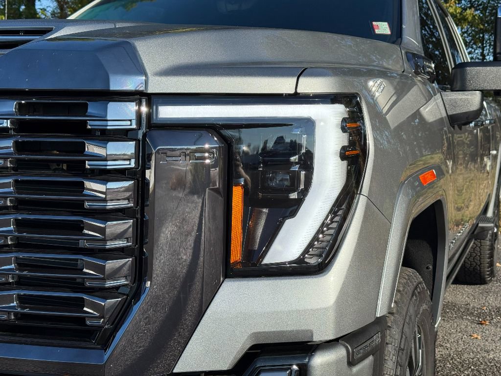 Used 2024 GMC Sierra 2500 Denali Ultimate image 16
