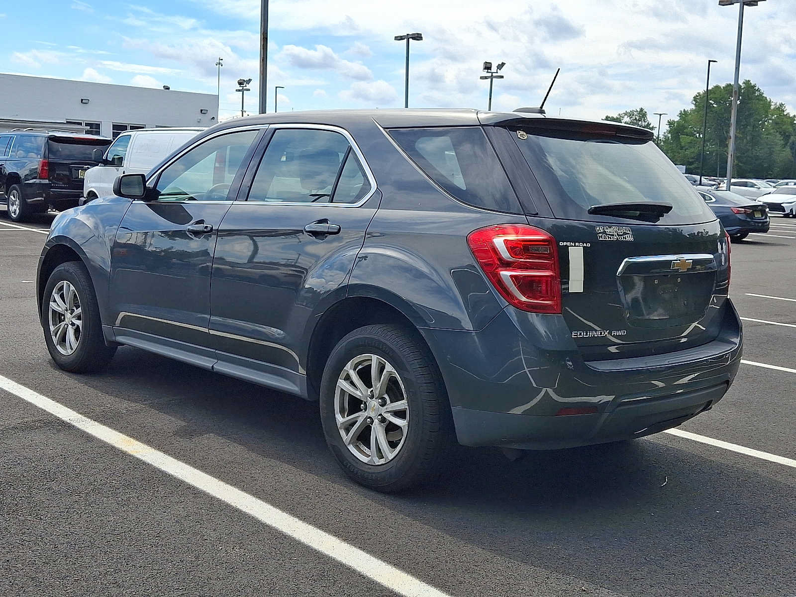 Used 2017 Chevrolet Equinox LS AWD/4WD image 3