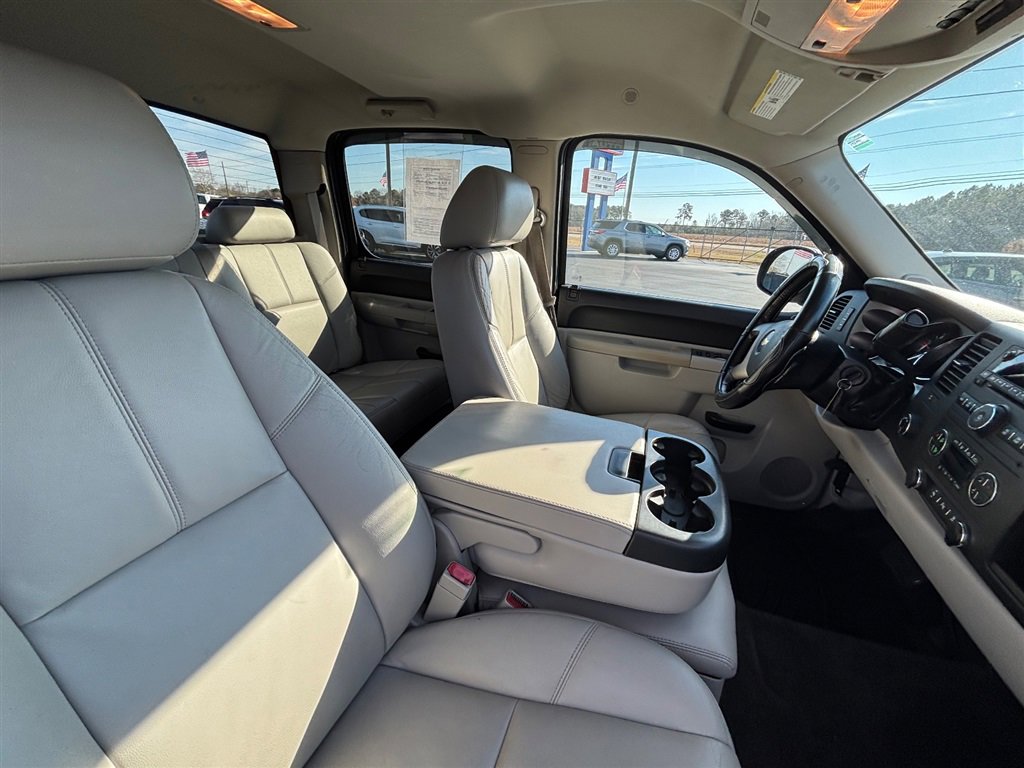 Used 2011 Chevrolet Silverado 1500 LT w/ All-Star Edition AWD/4WD image 23