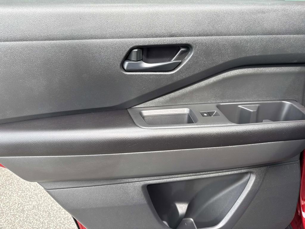 Certified 2024 Nissan Pathfinder SV image 12