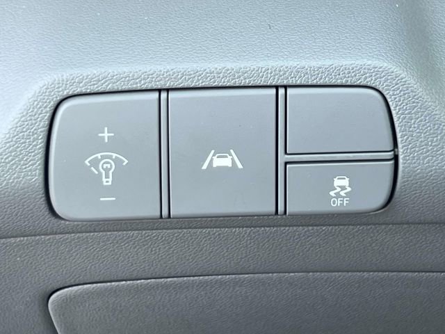 Certified 2023 Hyundai Elantra SEL w/ Convenience Package image 17