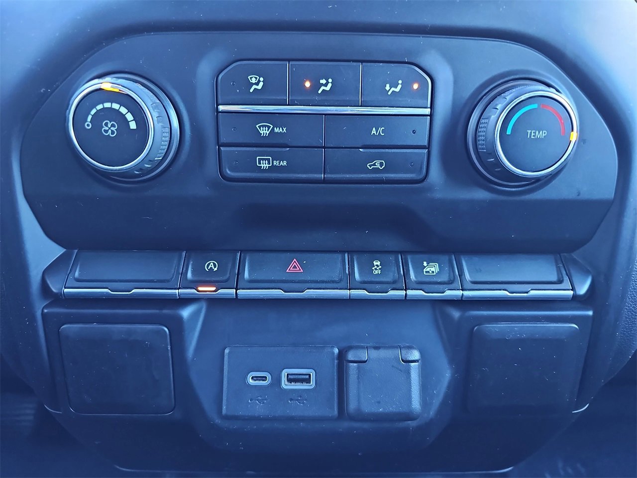 Used 2020 Chevrolet Silverado 1500 LT image 20