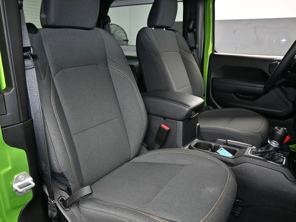 Used 2025 Jeep Wrangler Sport image 33