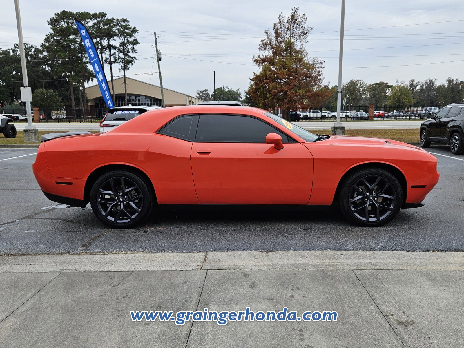 Used 2023 Dodge Challenger SXT w/ Blacktop Package image 6