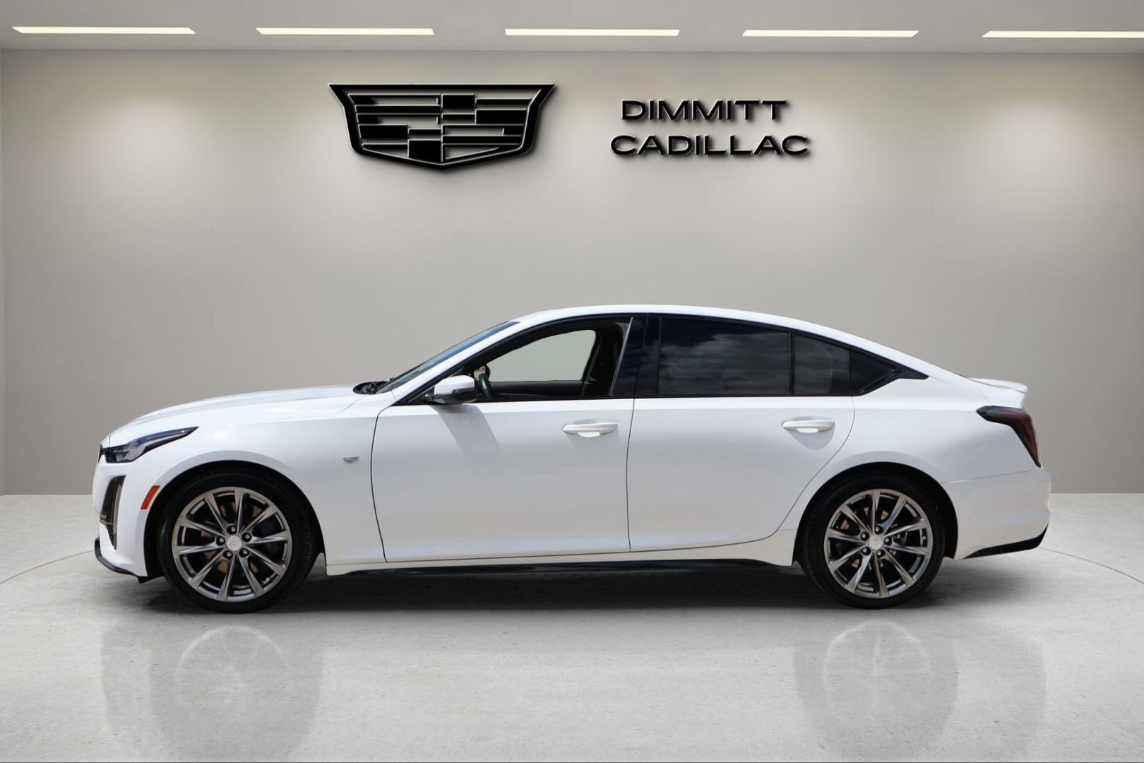 Used 2020 Cadillac CT5 Sport image 2