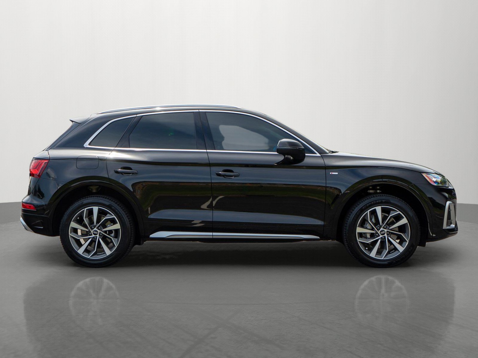 Used 2023 Audi Q5 2.0T Premium Plus w/ Premium Plus Package AWD/4WD image 8