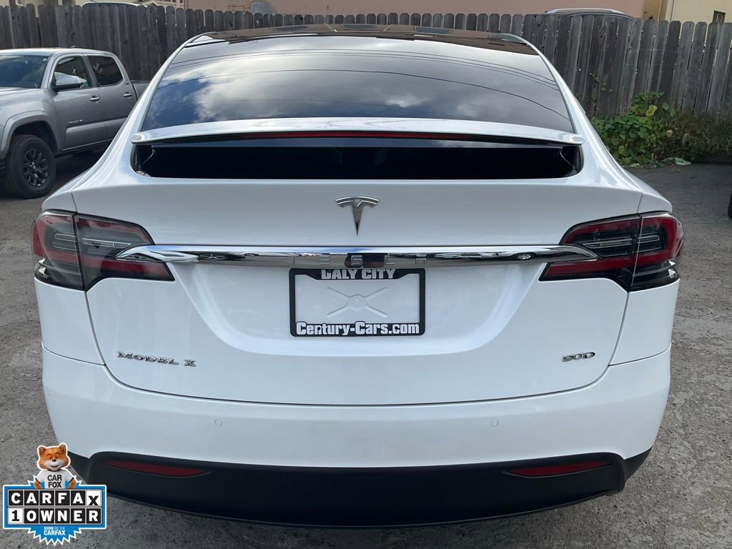Used 2017 Tesla Model X 90D image 4