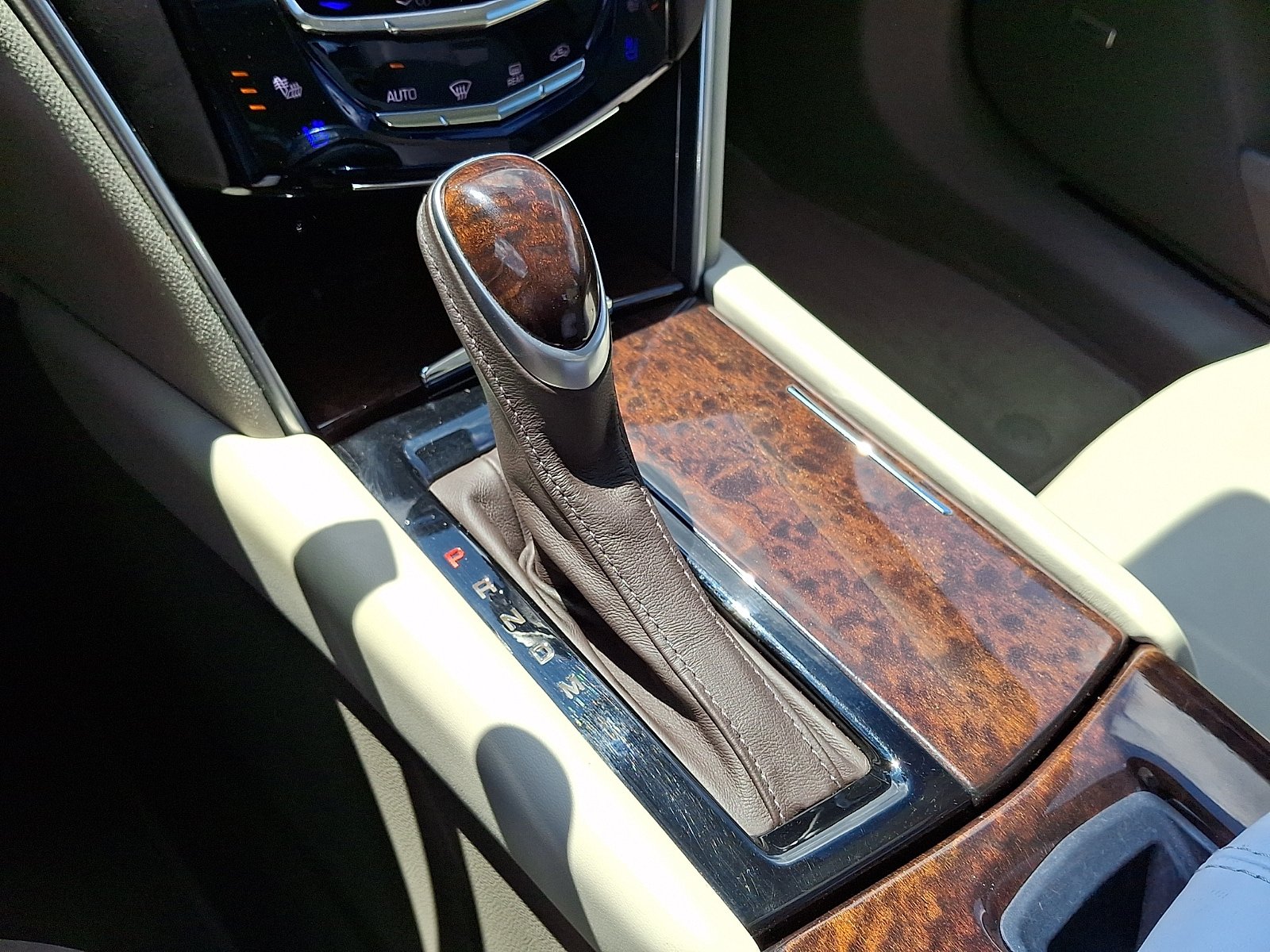 Used 2013 Cadillac XTS Platinum AWD/4WD image 17