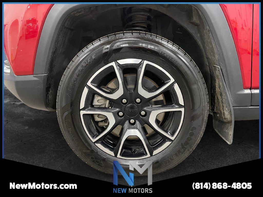 Used 2024 Jeep Compass Trailhawk w/ Trailhawk Convenience Group AWD/4WD image 15
