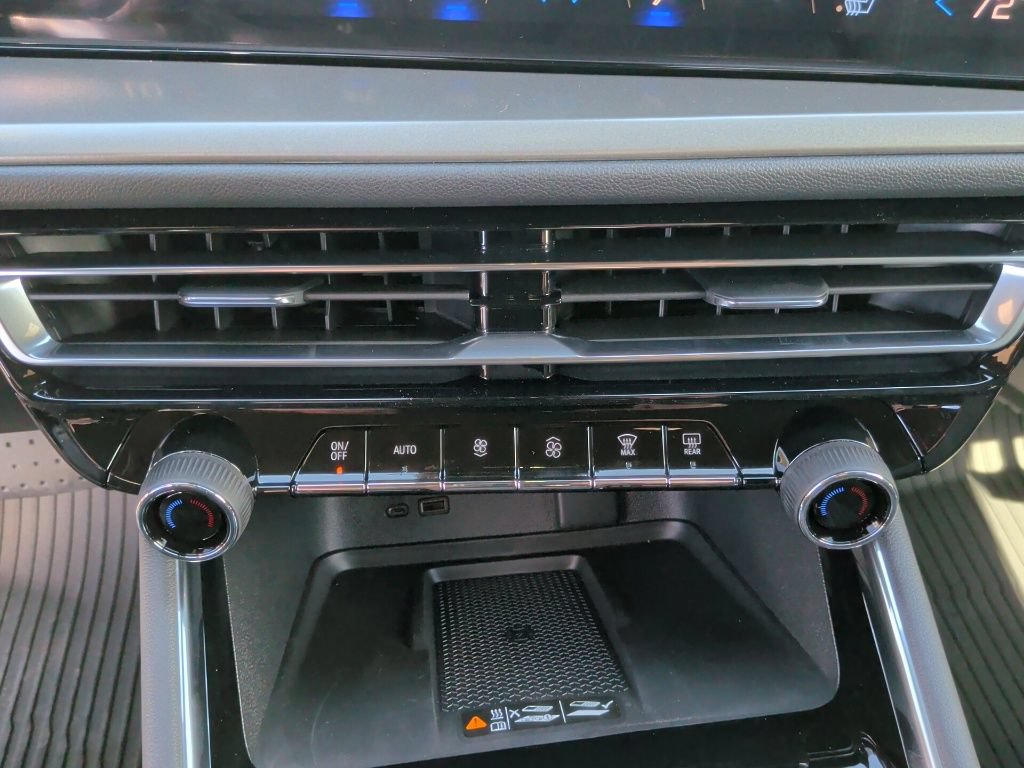 New 2027 Chevrolet Traverse LT w/ Midnight/Sport Edition FWD image 27