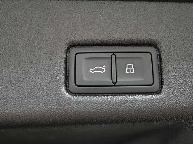 Used 2025 Audi Q5 Premium Plus w/ Premium Plus AWD/4WD image 21