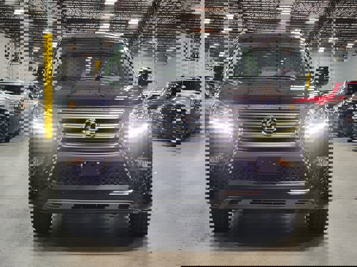 Used 2015 Lexus GX 460 w/ Premium Package image 2