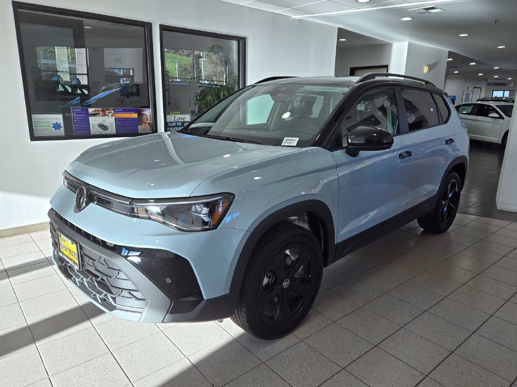 New 2026 Volkswagen Taos SE AWD/4WD image 2