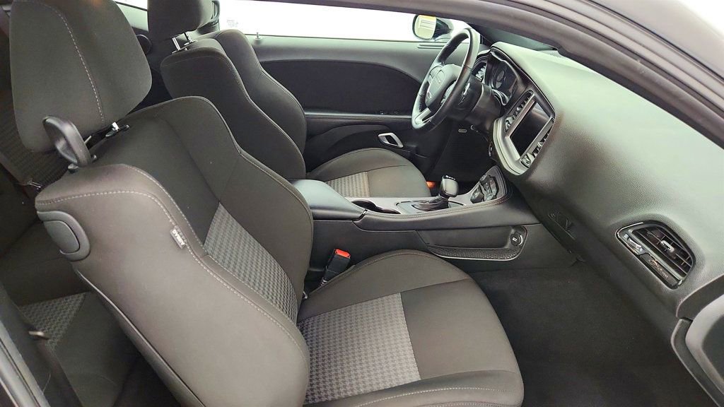 Used 2023 Dodge Challenger R/T w/ Blacktop Package image 24