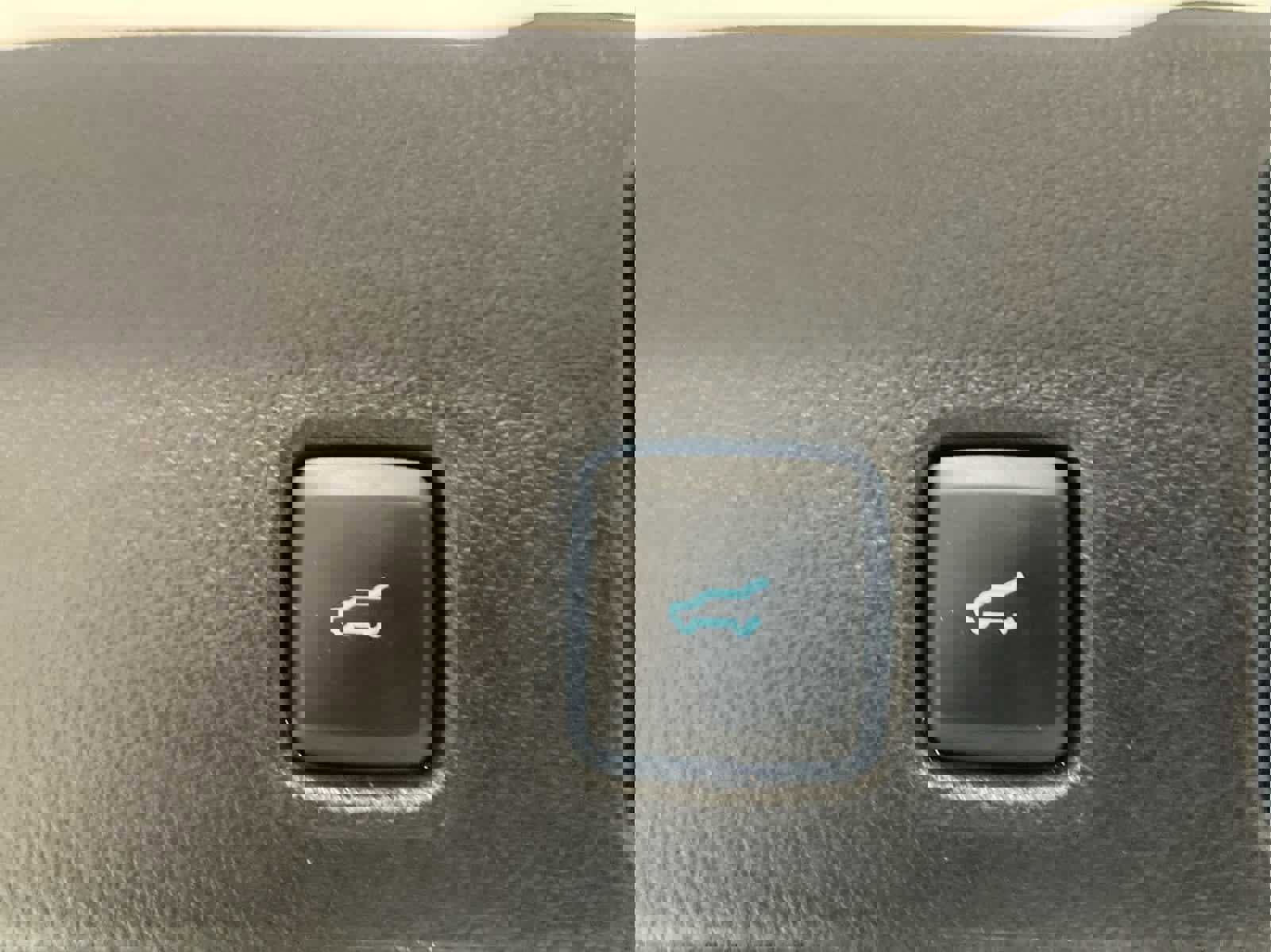 Used 2021 Ford Escape SE w/ SE Sport Appearance Package image 19