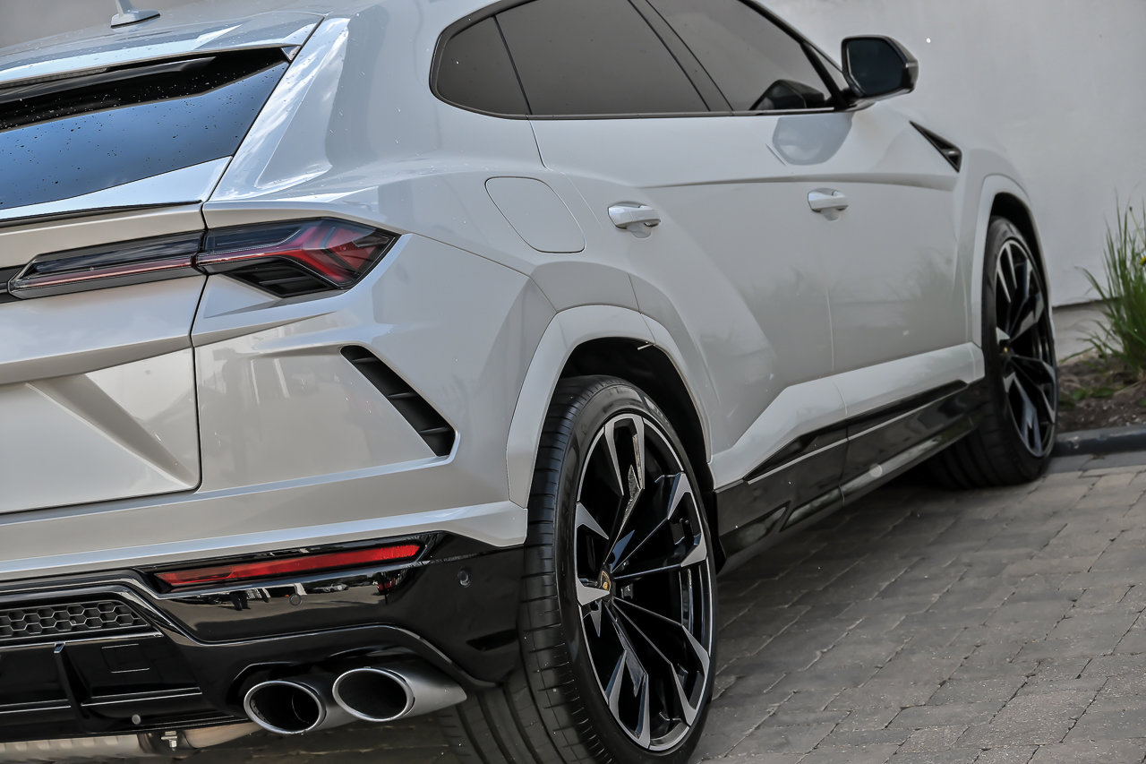 Used 2022 Lamborghini Urus AWD/4WD image 17