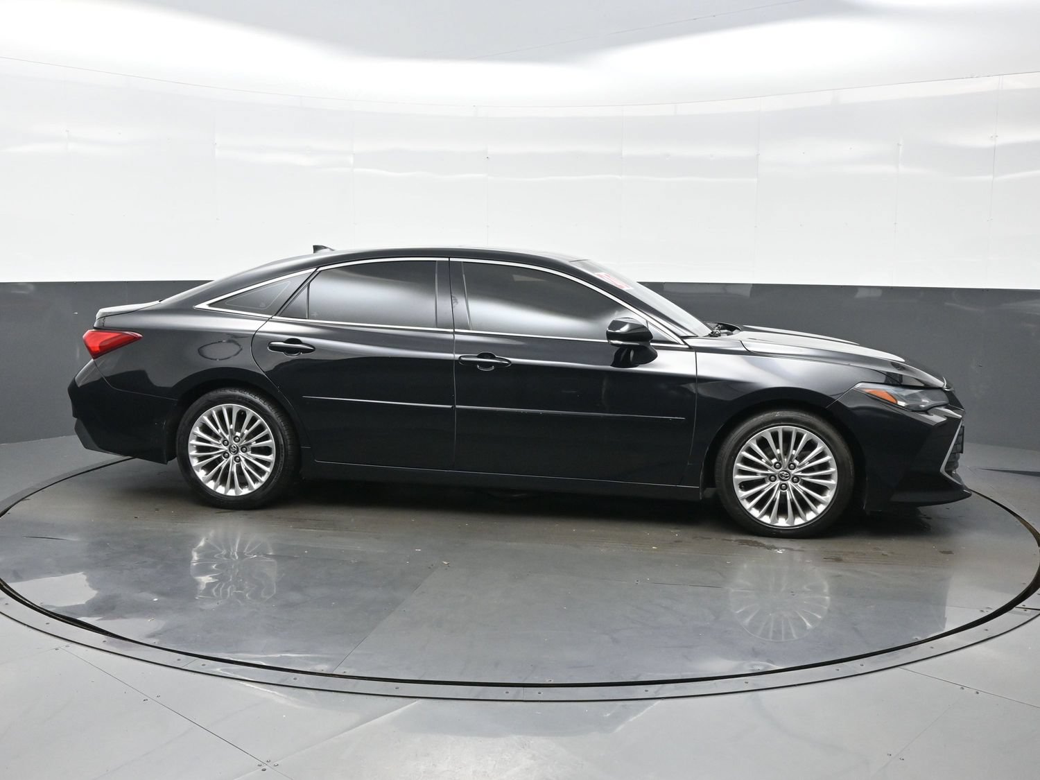Used 2020 Toyota Avalon Limited w/ Advanced Safety Package FWD image 7