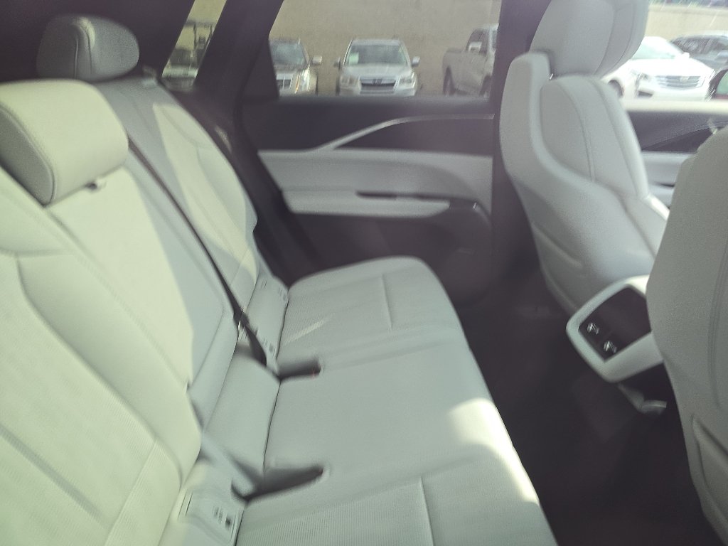 Certified 2024 Cadillac Lyriq Luxury AWD/4WD image 9
