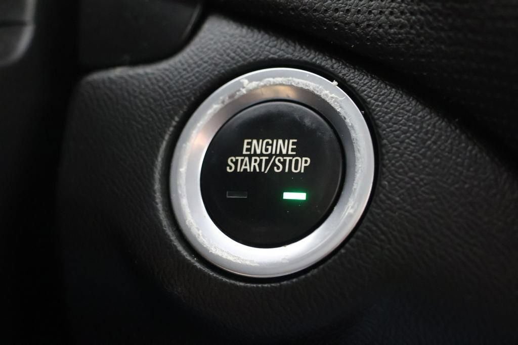 Used 2023 Chevrolet Equinox Premier AWD/4WD image 18
