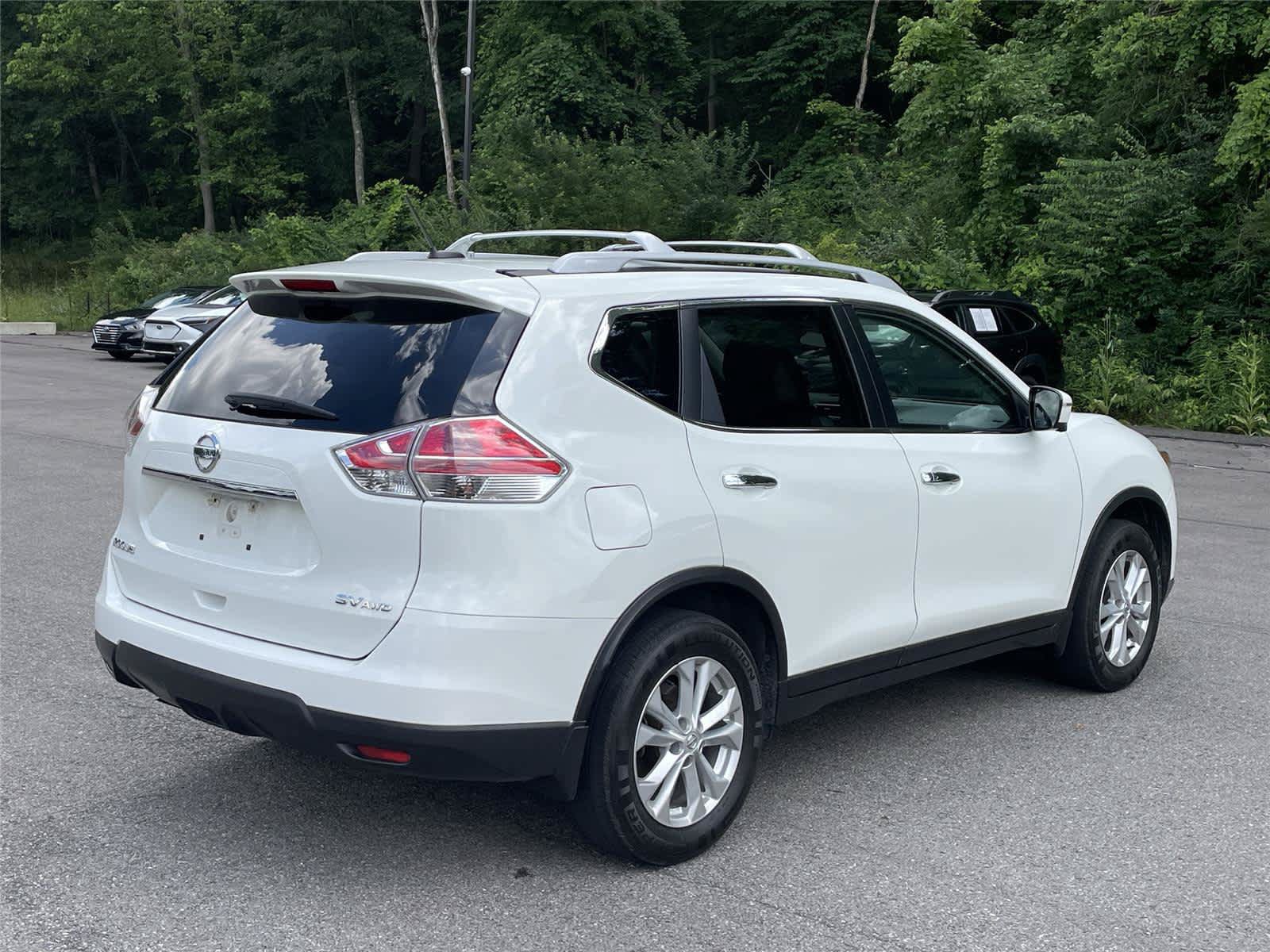 Used 2016 Nissan Rogue SV w/ SV Premium Package AWD/4WD image 5