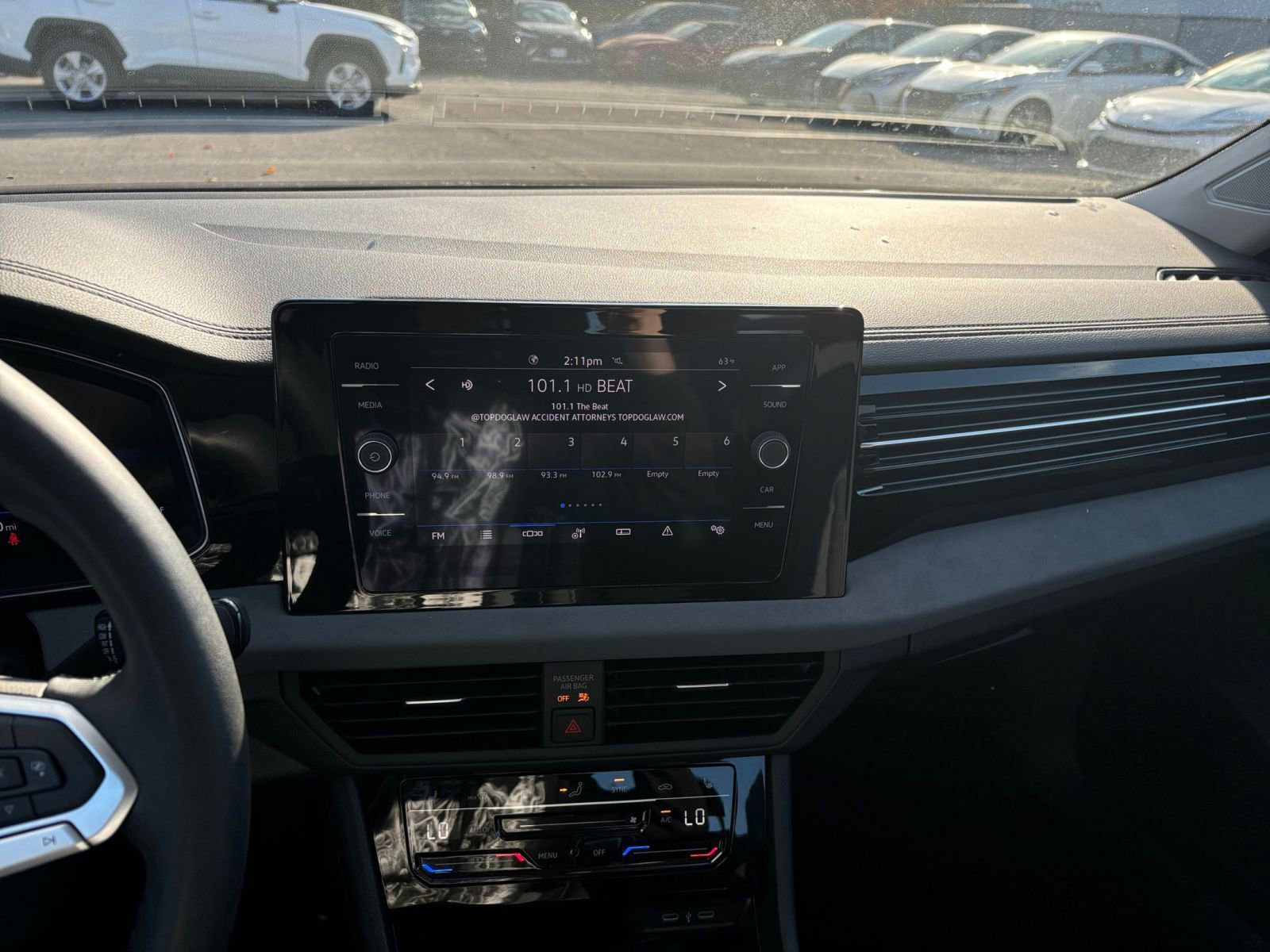 Used 2025 Volkswagen Jetta SE image 18