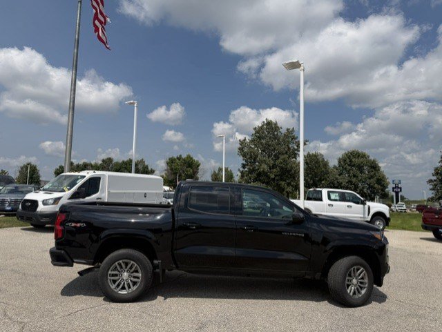 Used 2024 Chevrolet Colorado LT w/ LT Convenience Package II AWD/4WD image 10