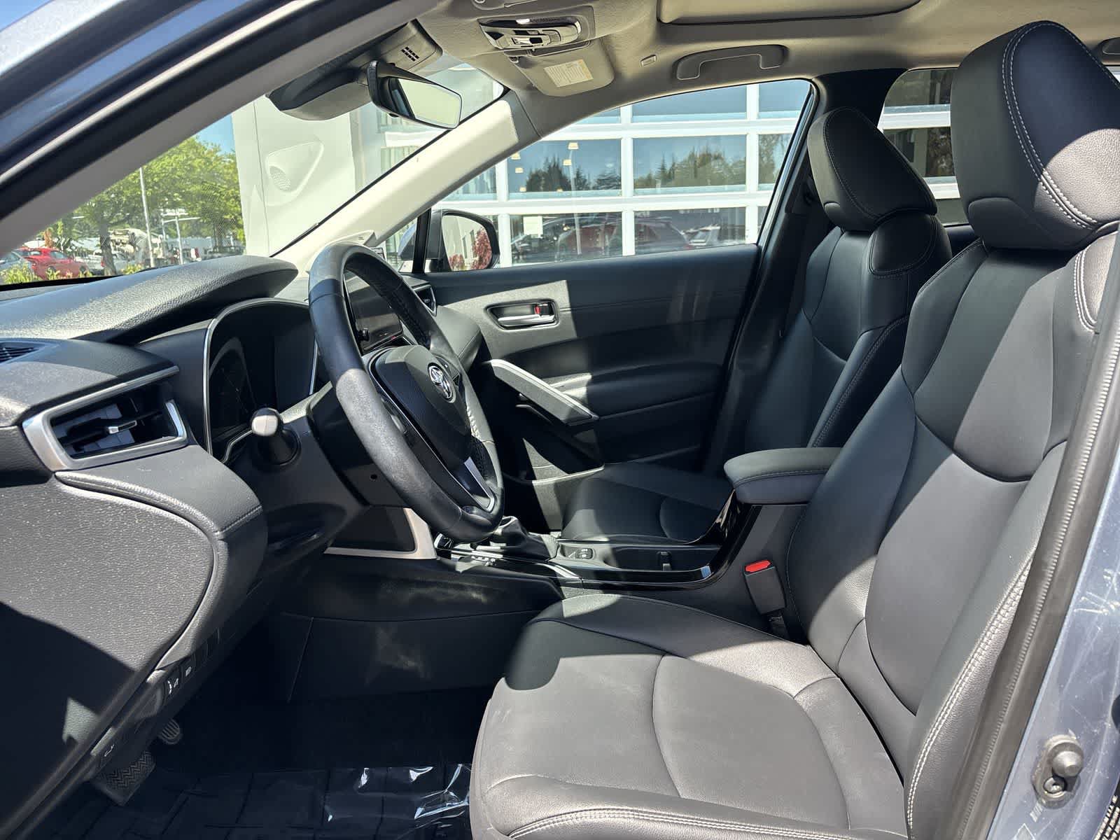 Used 2023 Toyota Corolla Cross XLE w/ Convenience Package AWD/4WD image 8