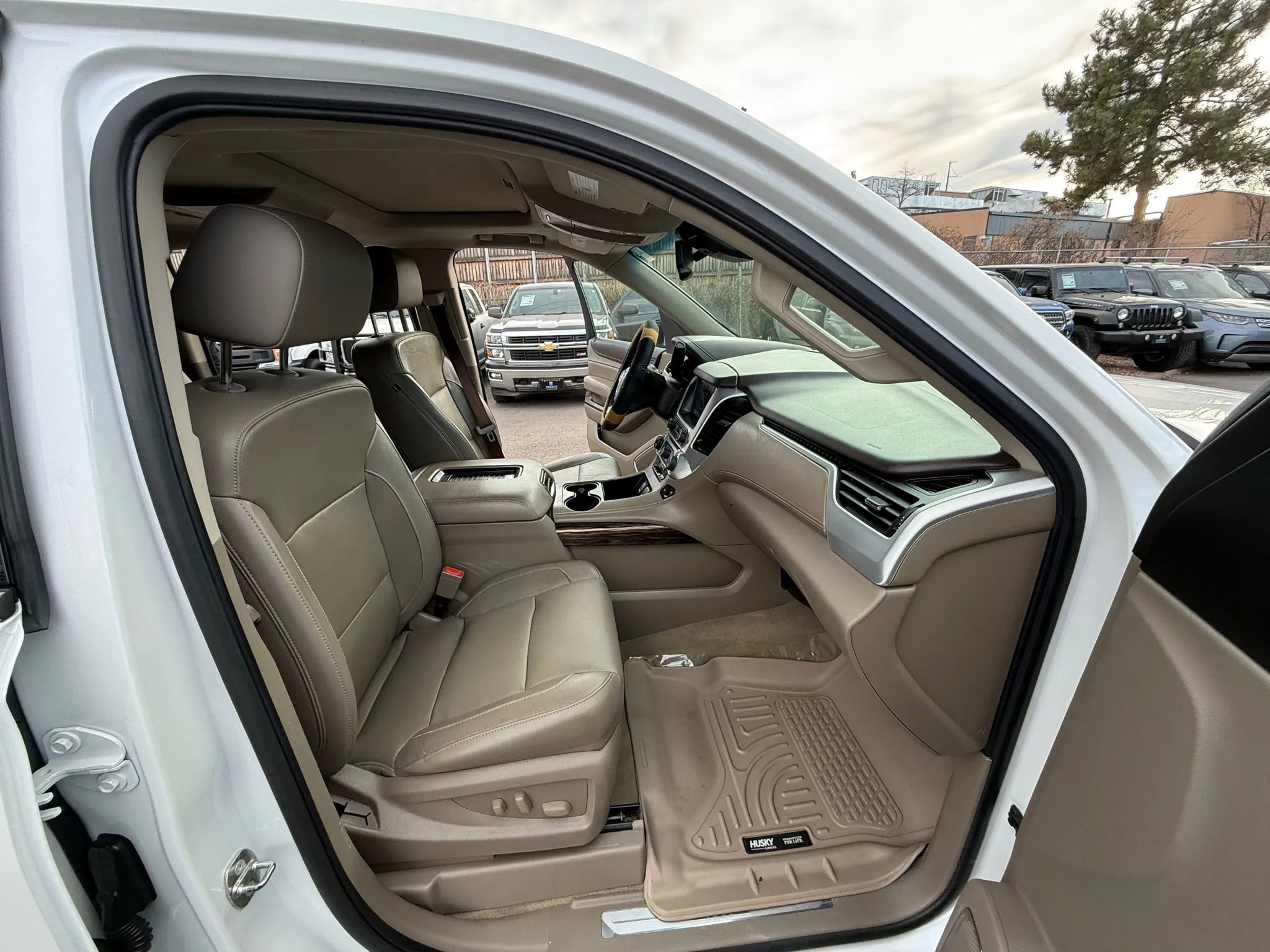 Used 2017 GMC Yukon XL SLT w/ Open Road Package image 39