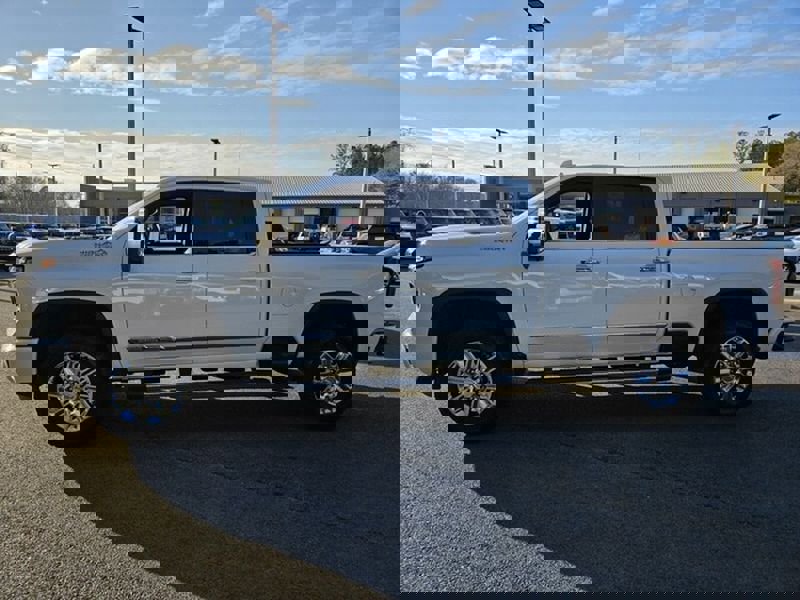 Used 2024 Chevrolet Silverado 2500 High Country w/ High Country Premium Package image 5